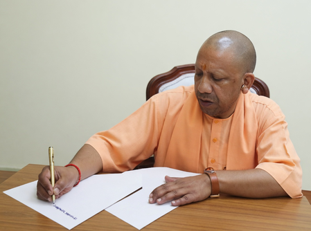 पाण्डुलिपियां भारत की आत्मा, संरक्षण के लिए आगे आएं: सीएम योगी