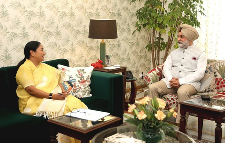 दिल्ली की सीएम रेखा गुप्ता ने उपराज्यपाल संधू से की मुलाकात, विकास संबंधी मुद्दों पर हुई चर्चा