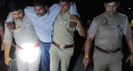यूपी : बुलंदशहर में मंदिर चोरी का आरोपी हिमांशु गिरफ्तार, पुलिस मुठभेड़ में पैर में लगी गोली