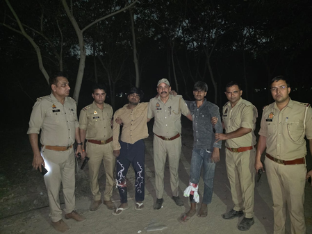 नोएडा : पुलिस मुठभेड़ में हत्या के दो आरोपी घायल, दो नाबालिग हिरासत में