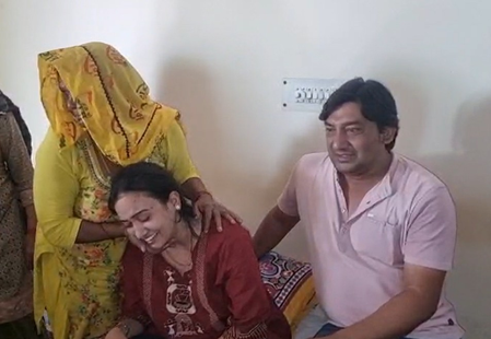 दीपिका नागर हत्याकांड : परिजनों का रो-रोकर बुरा हाल, मां ने लगाया हत्या का आरोप