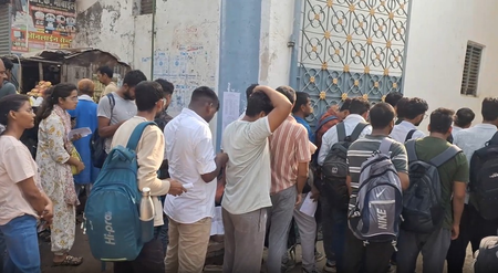 यूपी लेखपाल मुख्य परीक्षा में कड़ी सुरक्षा, बायोमेट्रिक सत्यापन के बाद ही प्रवेश