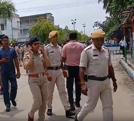 बंगाल के बशीरहाट में भाजपा नेता के घर के बाहर बम और धमकी भरा खत मिला