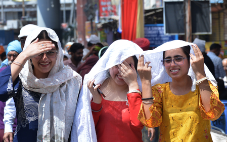 मध्य प्रदेश : 37 जिलों में भीषण लू का अलर्ट, खजुराहो में पारा 47.4 डिग्री पर पहुंचा