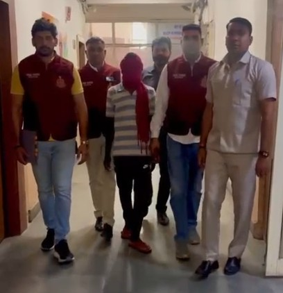 दिल्ली क्राइम ब्रांच ने हत्या के आरोपी को दबोचा, झारखंड में दिया था वारदात को अंजाम