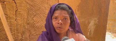छत्तीसगढ़ में पेंशन लेने के लिए सास को कई मील तक पीठ पर लादकर बैंक पहुंची महिला