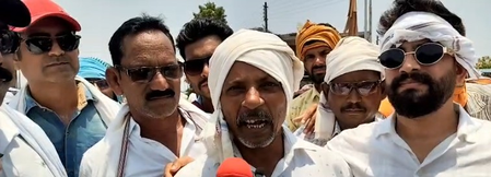छत्तीसगढ़ : किसानों ने लगाया खाद की कमी का आरोप, हाईवे जाम कर जताया विरोध