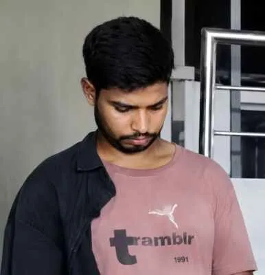 "जमशेदपुर में दारोगा की पिस्टल छीनकर फायरिंग, जवाबी कार्रवाई में आरोपी घायल"