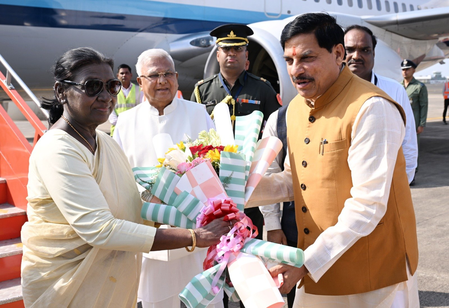 राष्ट्रपति द्रौपदी मुर्मु का पांच दिवसीय मध्य प्रदेश प्रवास शुरू, सीएम मोहन यादव ने किया स्वागत