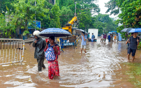 दक्षिण बंगाल में 15 अगस्त तक बरसेंगे बादल, कई इलाकों में भारी बारिश का अनुमान