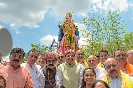 सीएम मोहन यादव ने जबलपुर एयरपोर्ट का नाम बदलने का वादा किया, विपक्ष ने देरी पर सवाल उठाए
