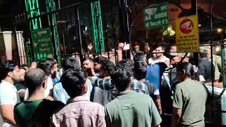 जिम्स अस्पताल धरना विवाद: पुलिस पर मारपीट के आरोप, प्रशासन ने किया खारिज