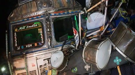 रामगढ़-बोकारो मार्ग पर हादसा, बैंड पार्टी के 7 सदस्य मृत