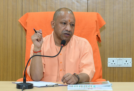 ग्राम सचिवालय में 1 जुलाई से बैठेंगे लेखपाल, अब ग्रामीणों को नहीं लगाने पड़ेंगे तहसील के चक्कर