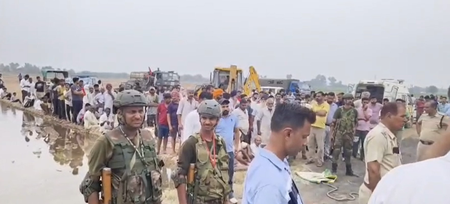 हरियाणाः अंबाला में खेलते समय 220 फीट गहरे बोरवेल में गिरा 4 साल का बच्चा, बचाव कार्य जारी