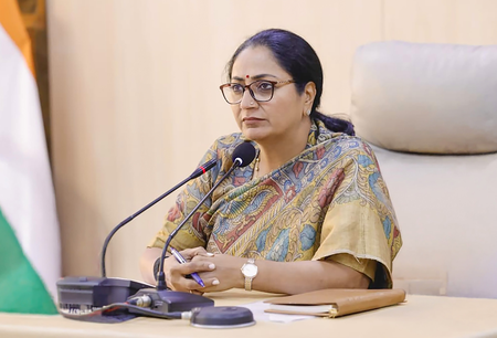 लाल डोरा संपत्तियों के डिजिटल रिकॉर्ड पर सीएम रेखा गुप्ता की समीक्षा बैठक