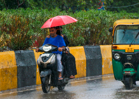 दिल्ली-एनसीआर में बारिश का येलो अलर्ट, पूरे सप्ताह गर्मी से राहत