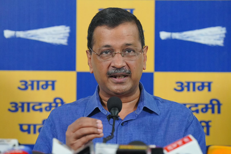 ई-20 पेट्रोल विवाद: केजरीवाल ने सरकार को घेरा, पुराने वाहनों पर जताई चिंता