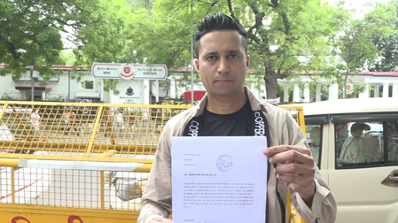 अभिजीत दिपके के खिलाफ गिरफ्तारी की मांग तेज, फैजल ने दिल्ली पुलिस को दी शिकायत