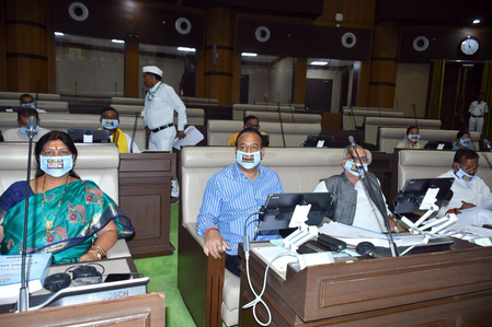 झारखंड भर्ती परीक्षा विवाद पर विधानसभा में भाजपा का प्रदर्शन, मरांडी ने दोहराई सीबीआई जांच की मांग