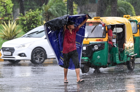 दिल्ली-NCR में आज बारिश के आसार, मौसम विभाग ने कई दिनों के लिए जताया अनुमान