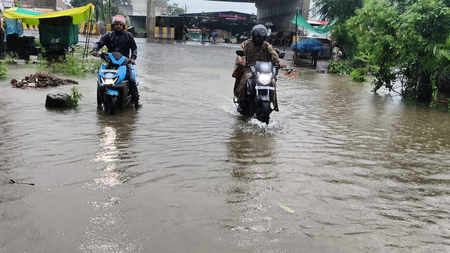 मध्य प्रदेश में भारी बारिश से जनजीवन अस्त-व्यस्त, भोपाल सहित कई जिलों में स्कूल बंद