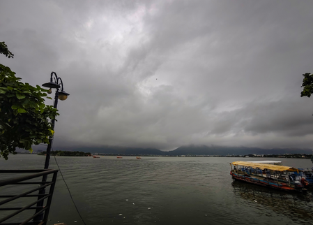 दिल्ली-NCR का मौसम बदला, बारिश से तापमान रहेगा काबू में; उमस परेशान करेगी