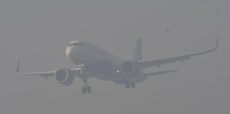 दिल्ली-NCR में बारिश से हवाई यातायात प्रभावित, एयरलाइंस ने जारी की एडवाइजरी
