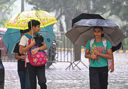 दिल्ली-एनसीआर में कमजोर पड़ा मानसून, बारिश की संभावना कम; अगले छह दिन बादलों की आवाजाही रहेगी जारी
