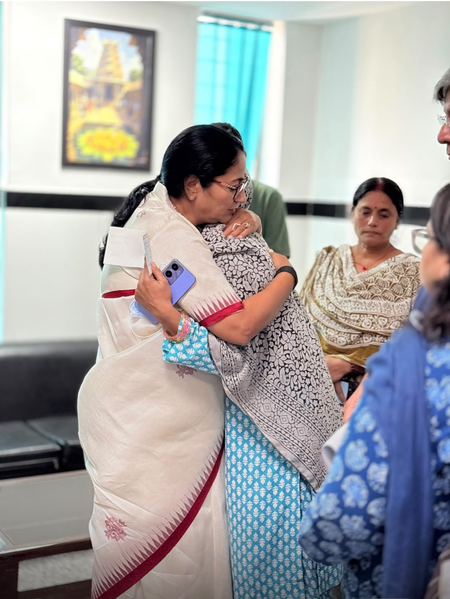 घायलों का हाल जानने पहुंचीं सीएम रेखा गुप्ता, बोलीं- सरकार हरसंभव मदद करेगी