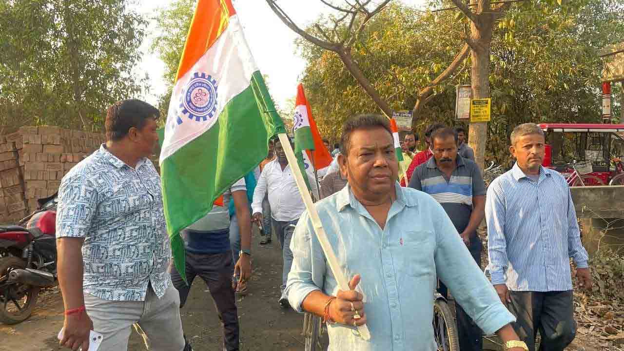 जमीन और फ्लैट कब्जाने के आरोप में पूर्व तृणमूल नेता उत्तम कुंडू पर कार्रवाई