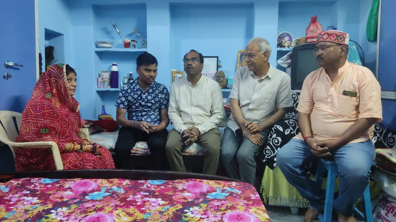 कन्हैयालाल हत्याकांड : मुख्य गवाह राजकुमार के घर पहुंचे सांसद, दी आर्थिक सहायता