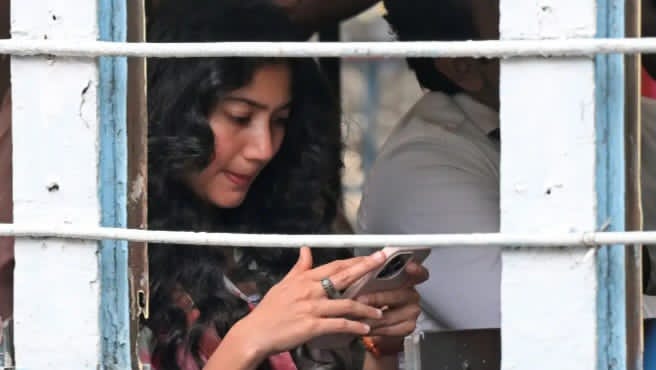 मणिरत्नम की नई फिल्म की शूटिंग जारी, कोलकाता की ट्राम में दिखीं साई पल्लवी