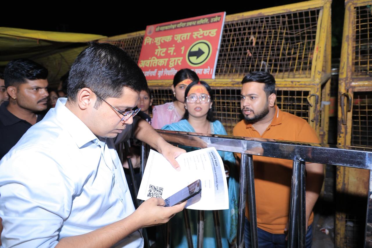 महाकाल मंदिर में भस्म आरती अनुमति के नाम पर वसूली का मामला, शिकायत के बाद एफआईआर दर्ज