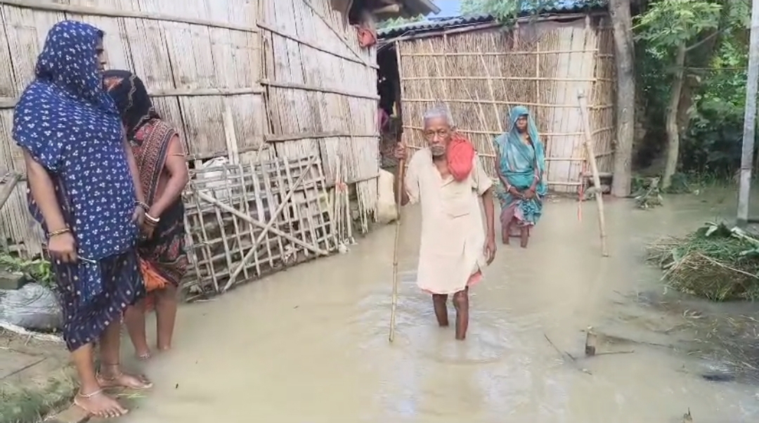 मुजफ्फरपुर में बागमती उफान पर, कटरा के निचले इलाकों में घुसा बाढ़ का पानी