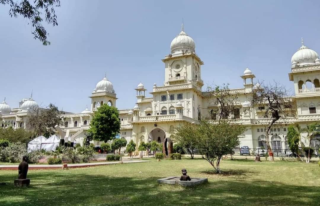 लंबे समय से लखनऊ में तैनात कुलसचिव को हटाने की मांग तेज, सांसद ने मुख्यमंत्री काे भेजा पत्र