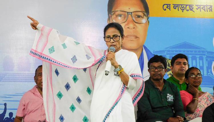 कोलकाता के तृणमूल पार्षदों की बैठक स्थगित, ममता बनर्जी के दिल्ली दौरे से बदला कार्यक्रम