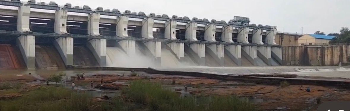 धमतरी में गंगरेल बांध से छोड़ा गया पानी, तीन गेट खुलने के बाद महानदी किनारे अलर्ट