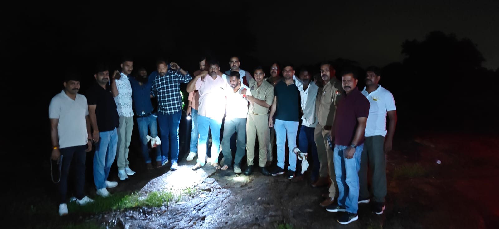 हत्या के प्रयास और लूट के मामले में चार आरोपी गिरफ्तार, दो मुठभेड़ में घायल