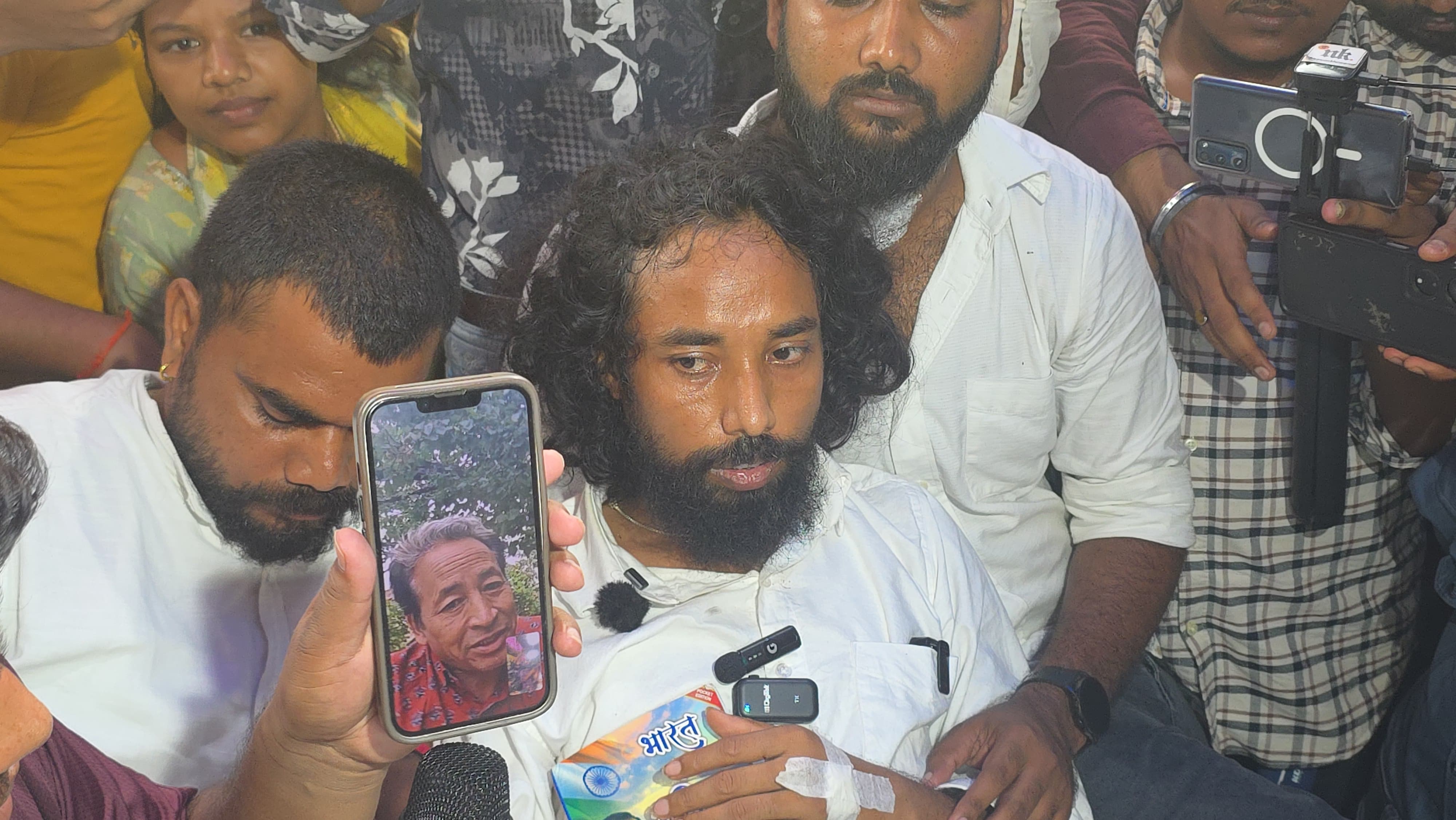 भर्ती आंदोलन के बीच सोनम वांगचुक ने देवेंद्र नाथ महतो से की वीडियो कॉल, दिया समर्थन