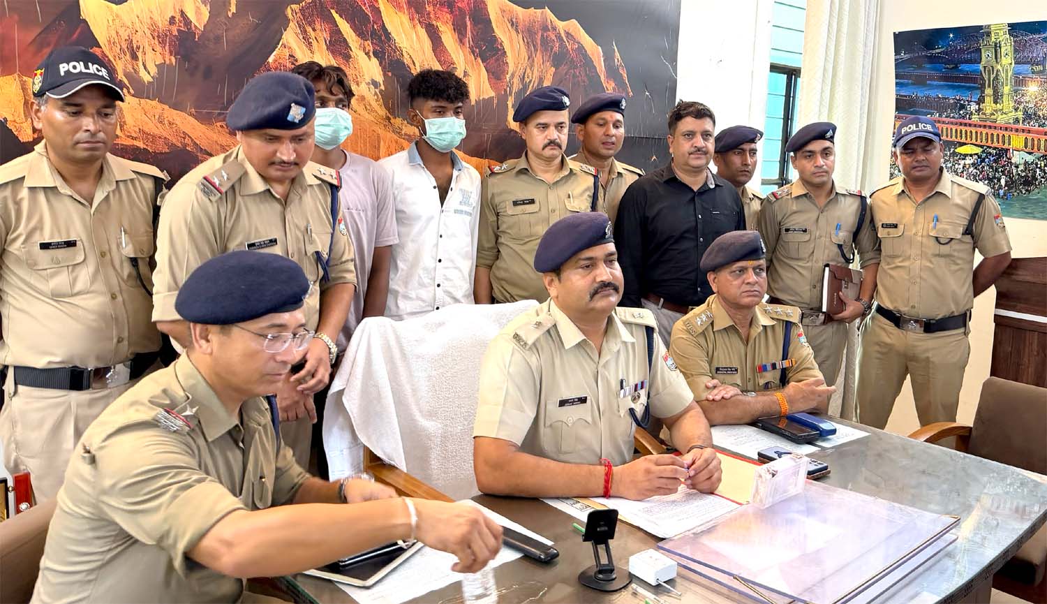 कांवड़ियों की भीड़ में चेन लूटने वाले दो आरोपी दबोचे, सोने की चेन बरामद