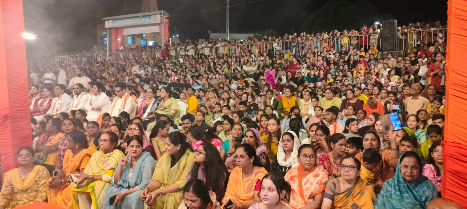 चित्रोत्पला महानदी के रुद्री घाट पर बनारस शैली में भव्य गंगा आरती