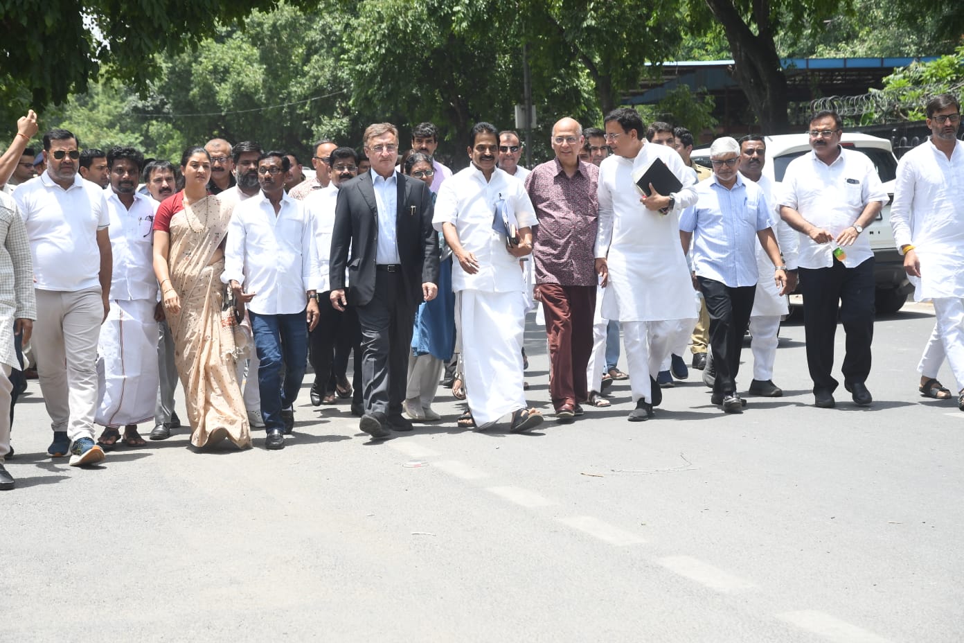 मीनाक्षी नटराजन मामले में चुनाव आयोग से मिला कांग्रेस प्रतिनिधिमंडल, नामांकन रद्द करने को बताया गलत
