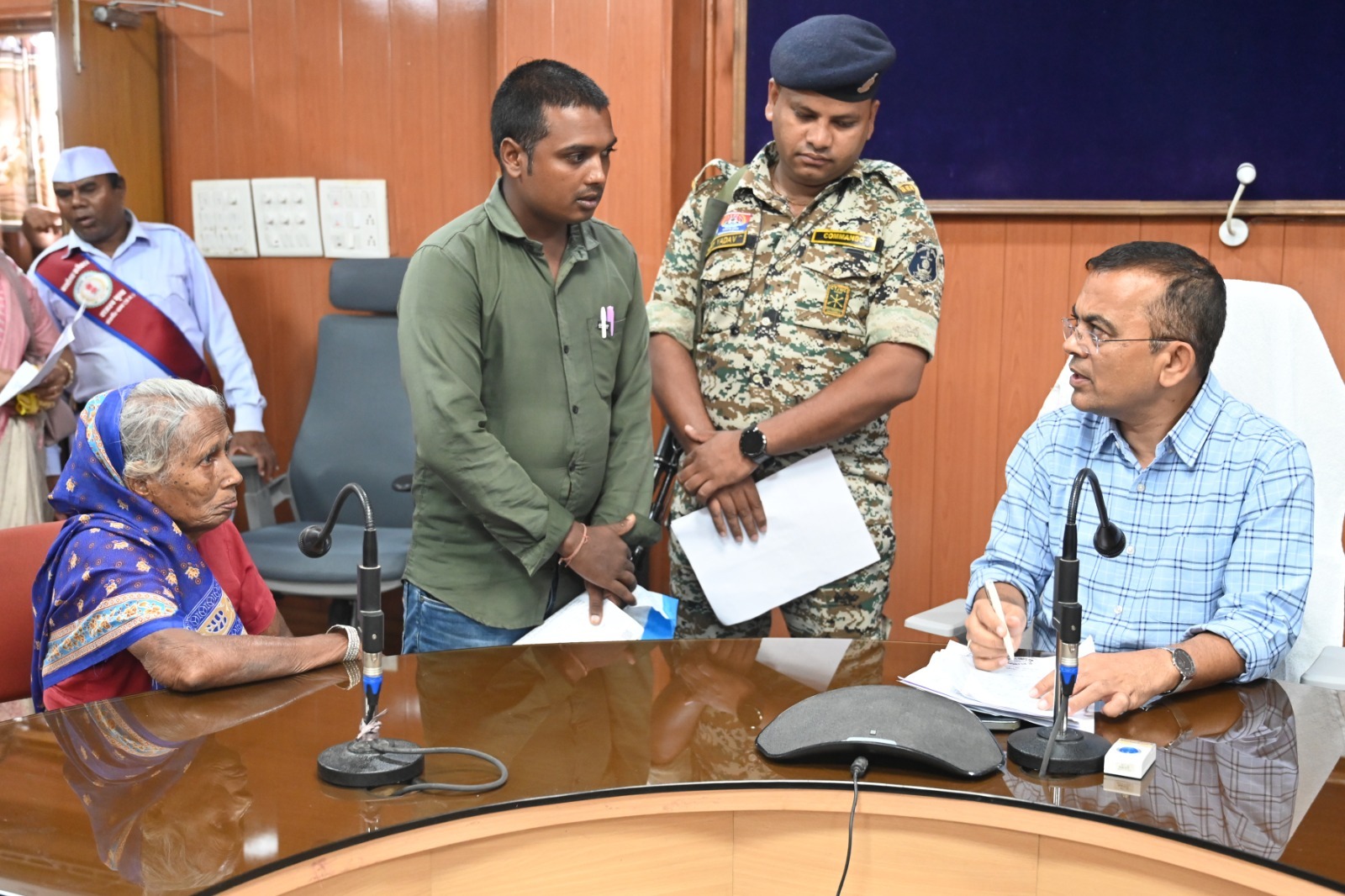 जनदर्शन में कलेक्टर ने सुनी आमजनों की मांग व समस्याएं, 46 आवेदन प्राप्त