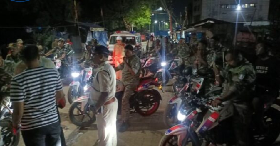सार्वजनिक स्थलों पर शराब पीने वाले 14 लोग हिरासत में