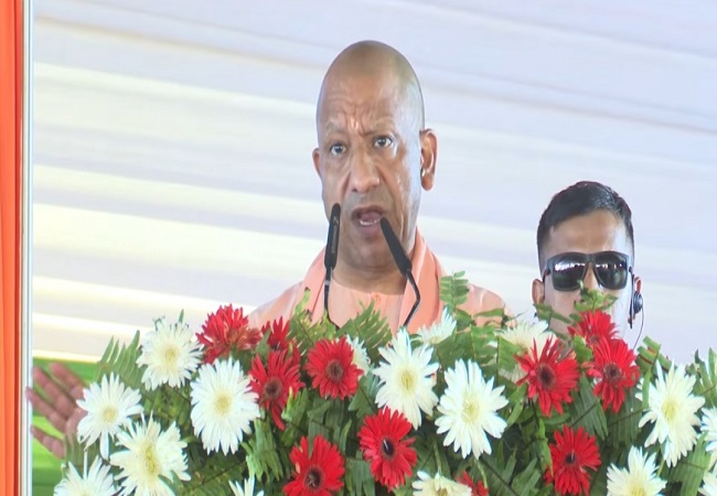 गोरखपुर में विकास की नई सौगात, योगी ने 70 करोड़ की परियोजनाओं का किया लोकार्पण