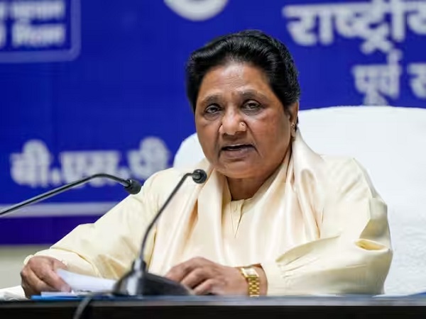मायावती ने खरगे के मंच के शुद्धिकरण पर जताई नाराजगी, कड़ी कार्रवाई की मांग