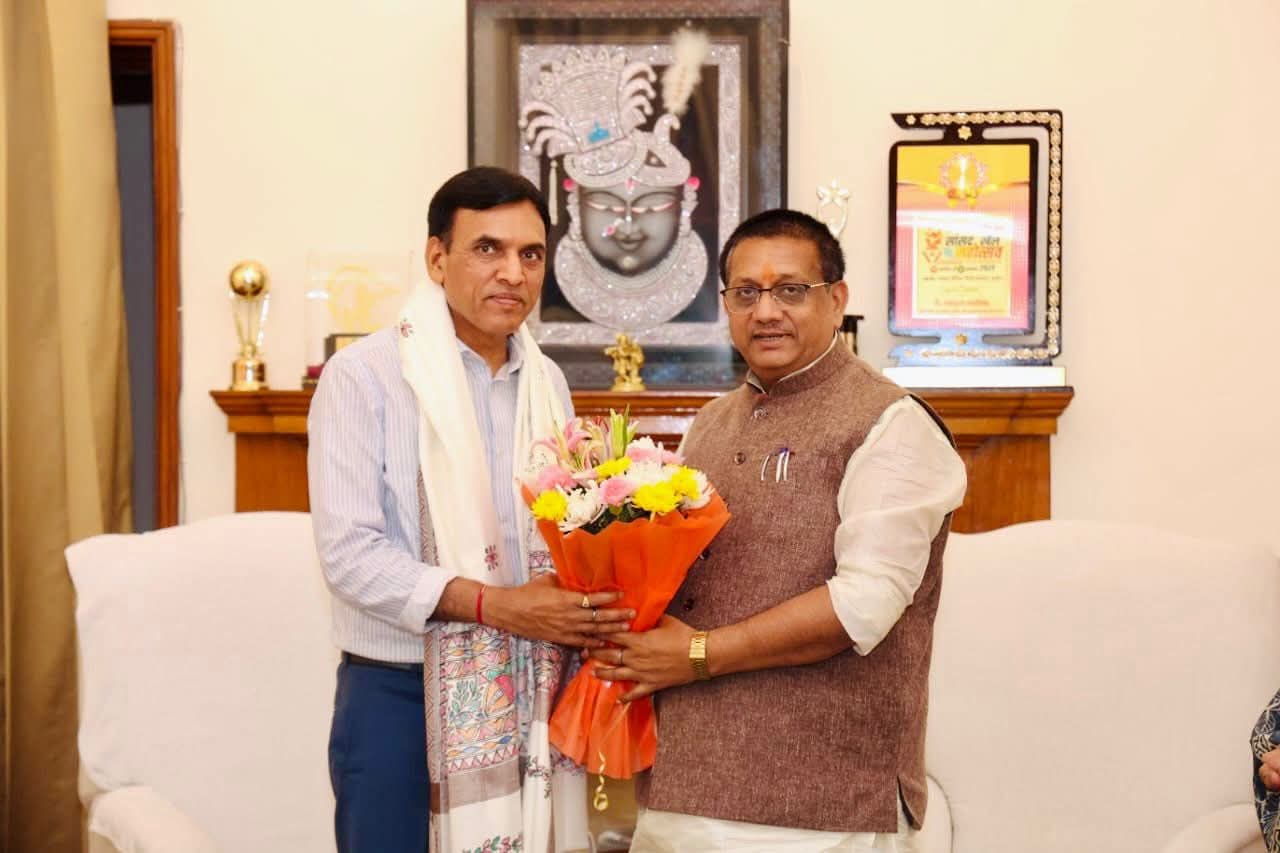 केंद्रीय खेल मंत्री से मिले ईं शैलेंद्र, क्षेत्र के लिए खेल सुविधाओं पर हुई चर्चा