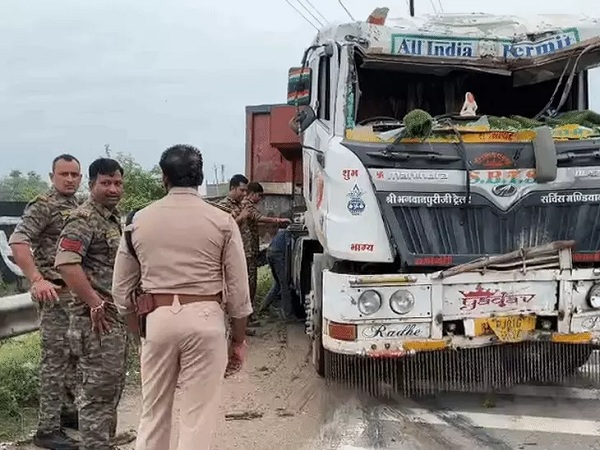 जन्माष्टमी समारोह से लौटते समय हादसा, ट्रक की चपेट में आईं महिलाएं; सास-बहू समेत तीन की मौत
