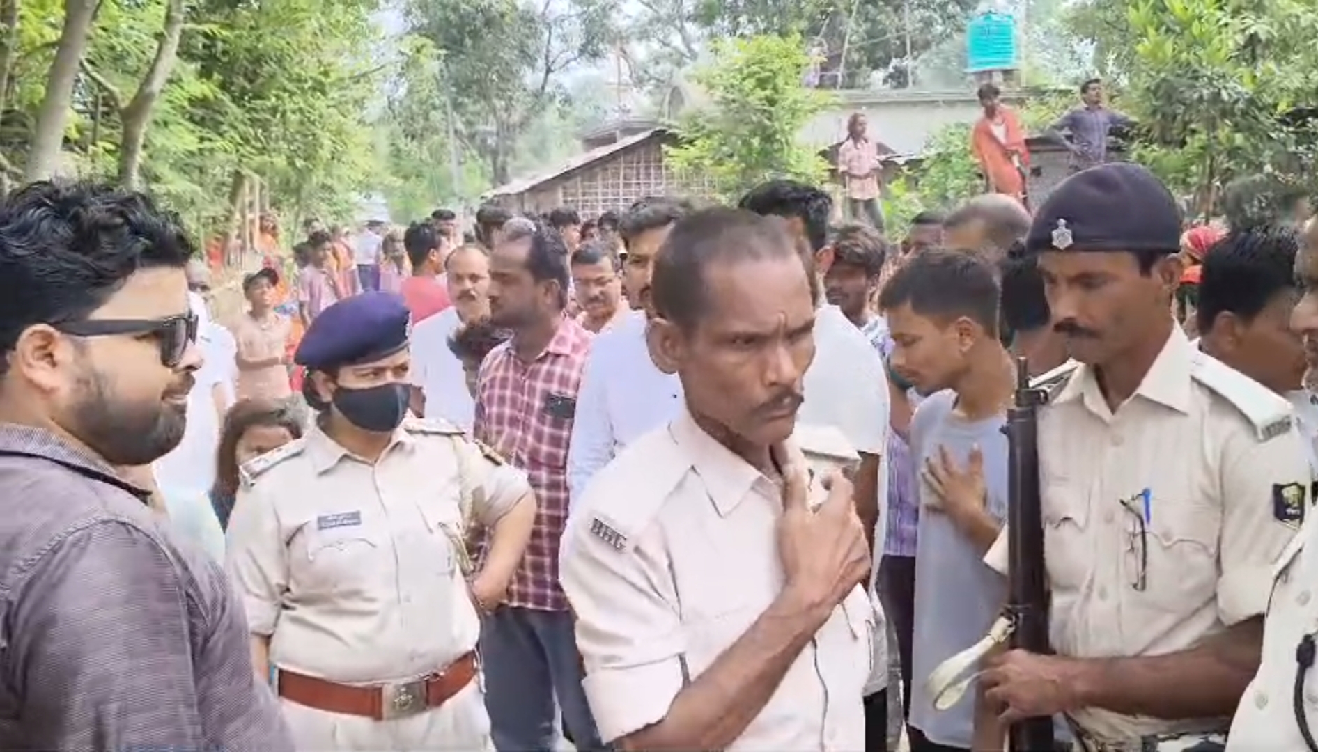 चार दिन पहले गायब हुई तीन साल की बच्ची का शव भूसे के घर में मिला, पुलिस मामले की जांच में जुटी